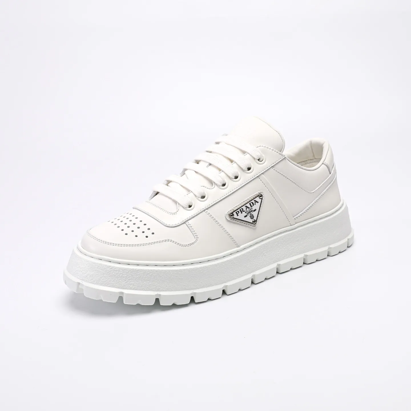 Batch 580 [PRADA] Men's shoes are popular in the counter, official website is synchronized, high-quality shipments. Fabric: original cowhide with snakeskin. Lining: cowhide foot pads + cowhide lining. Outsole: original foam sole. Size: 38-46